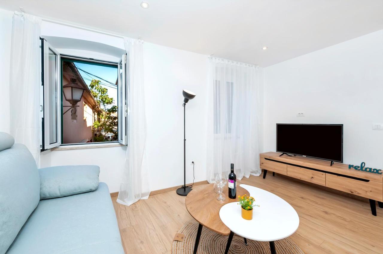 Otto Apartment With Sea View And Parking Rovinj Exterior foto